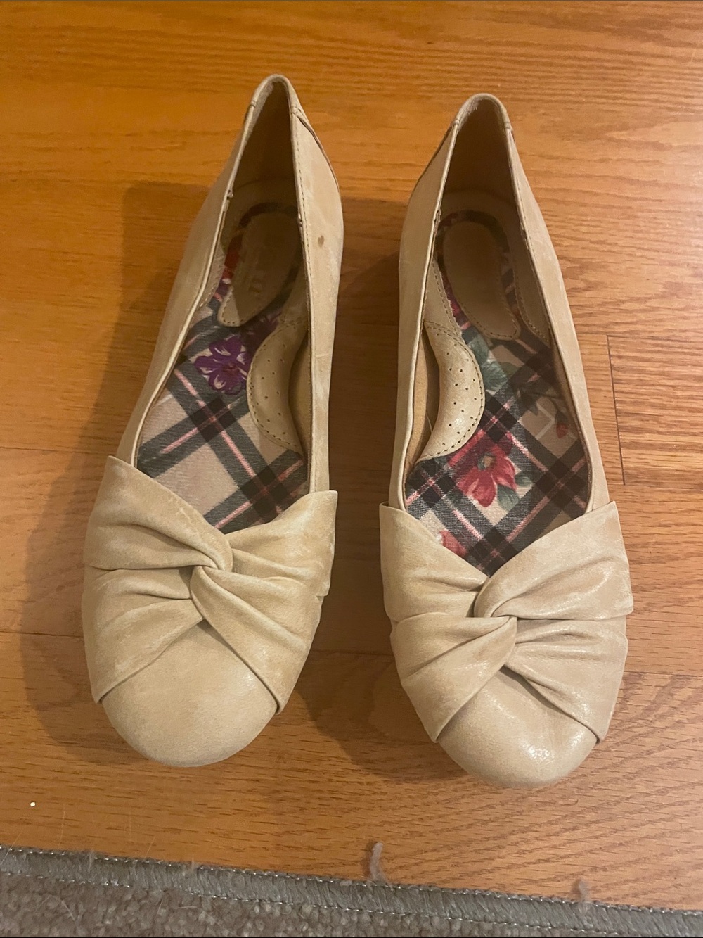 Born Cream Knot-Front Ballet Flats